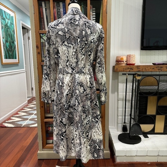 NWOT Anthropologie Helene Berman Snake-Printed Trench Coat, Size Medium - Picture 5 of 12